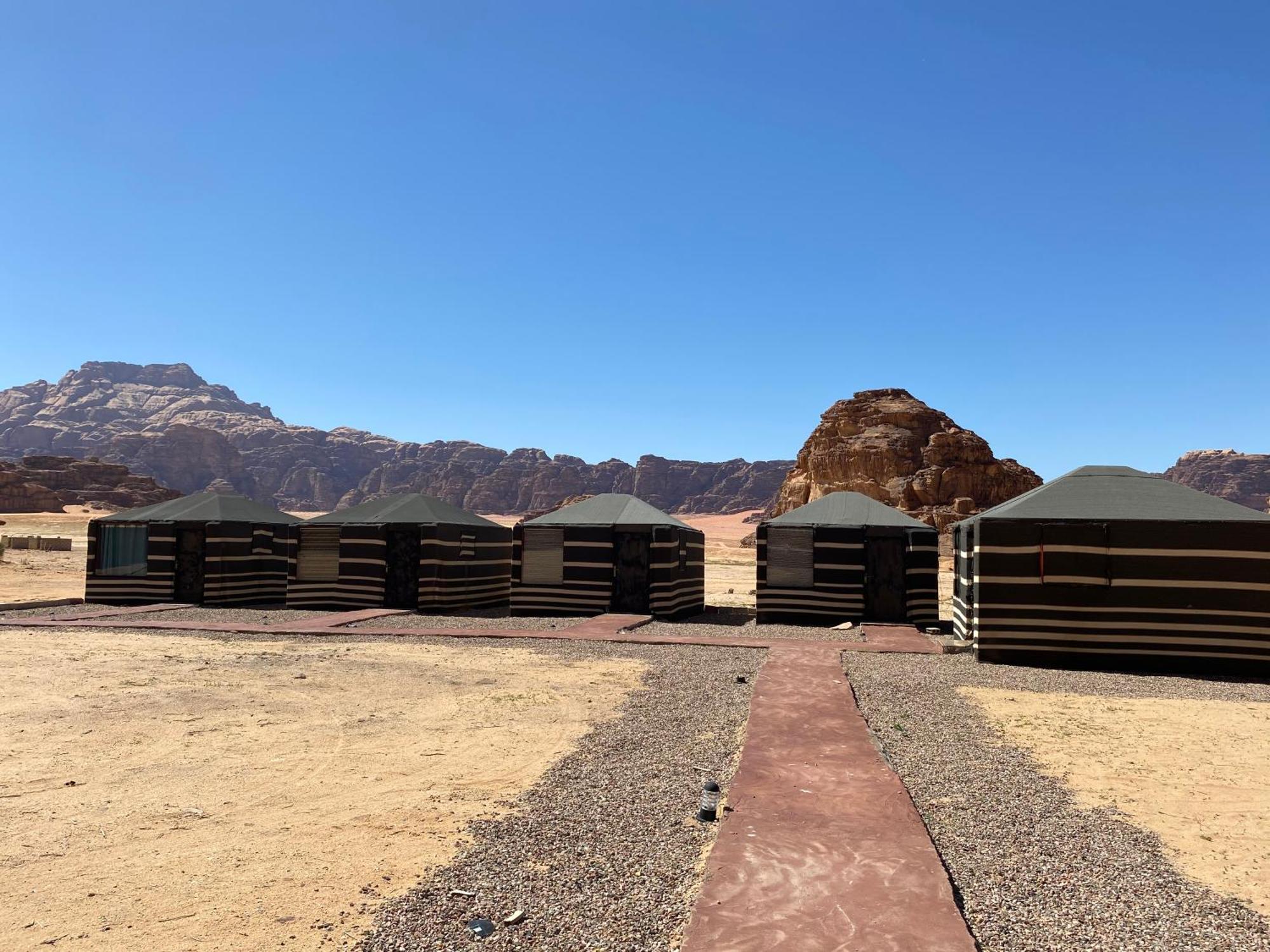 Готель Rum Bedouin Trips Ваді-Рам Екстер'єр фото